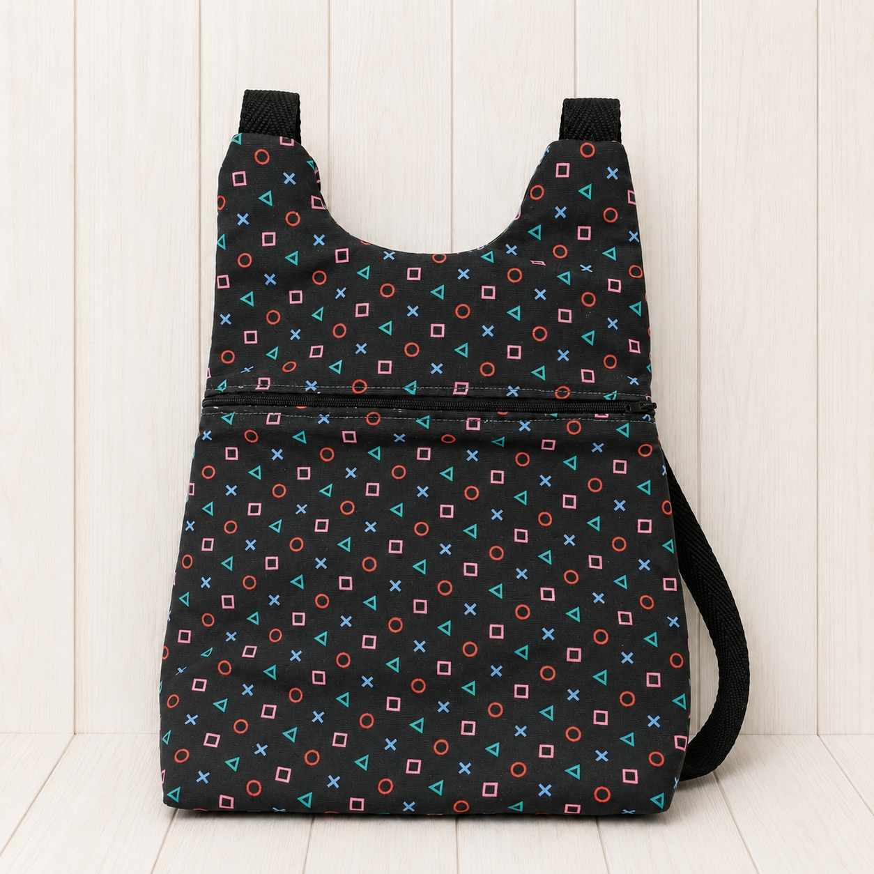 Mochila Negra con Estampado